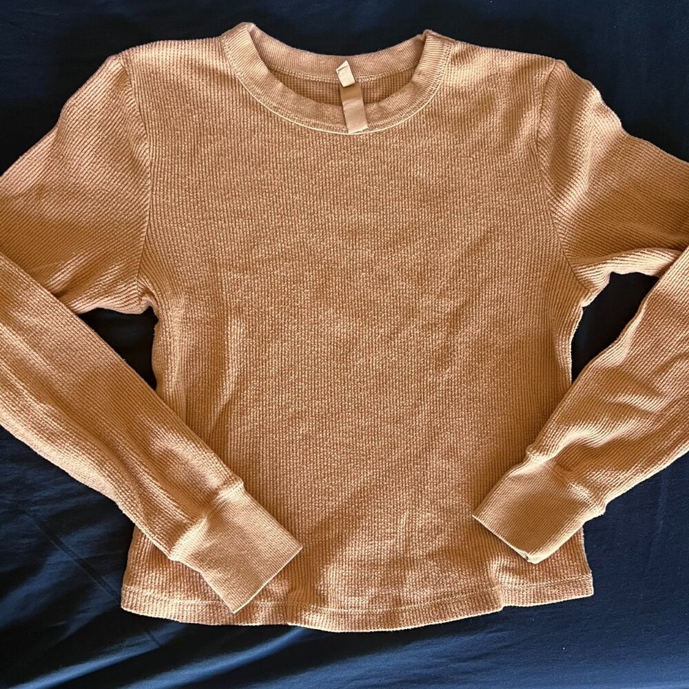 Skims Waffle Knit Crew Pullover Top In Ochre